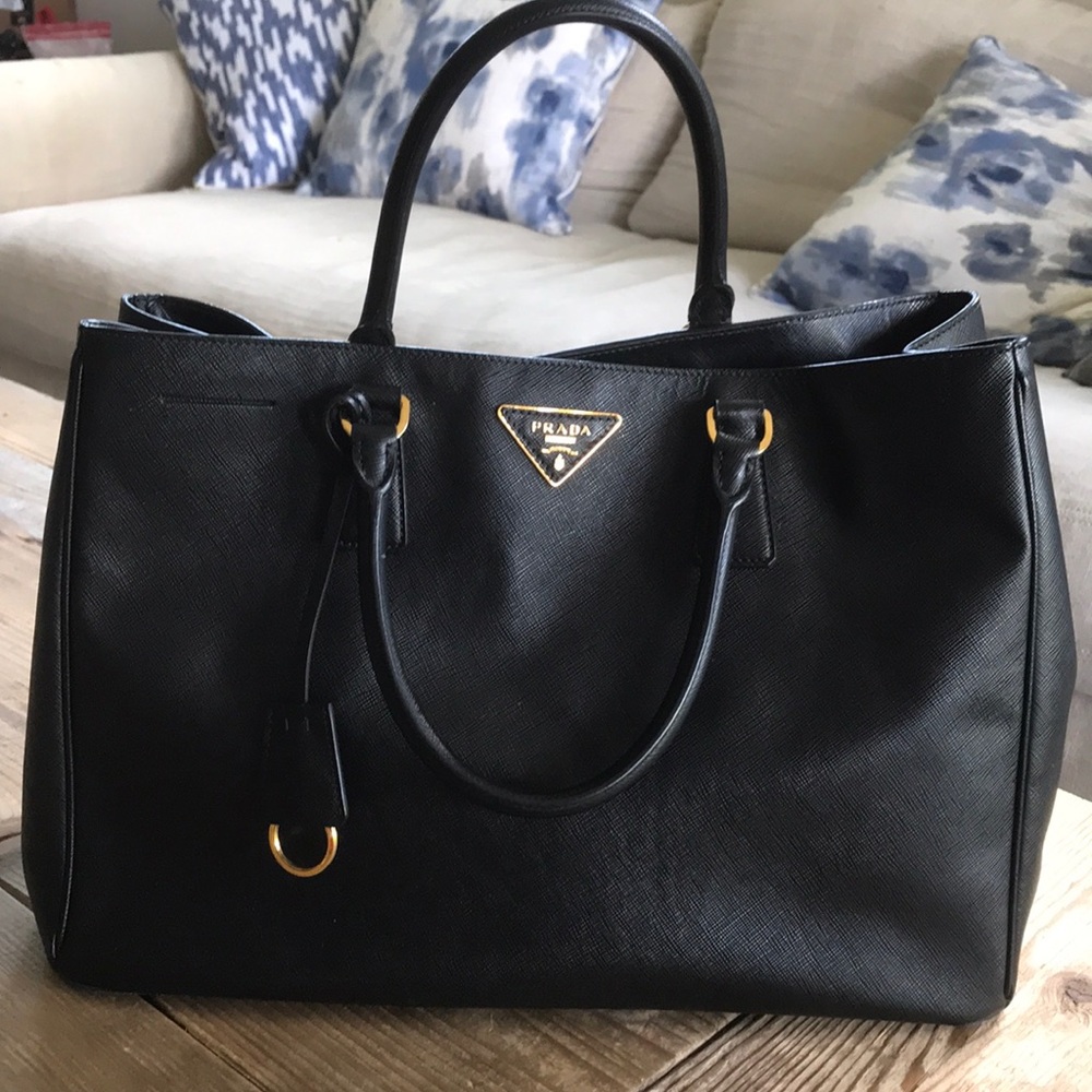 Prada Executive Tote Saffiano Lux Black